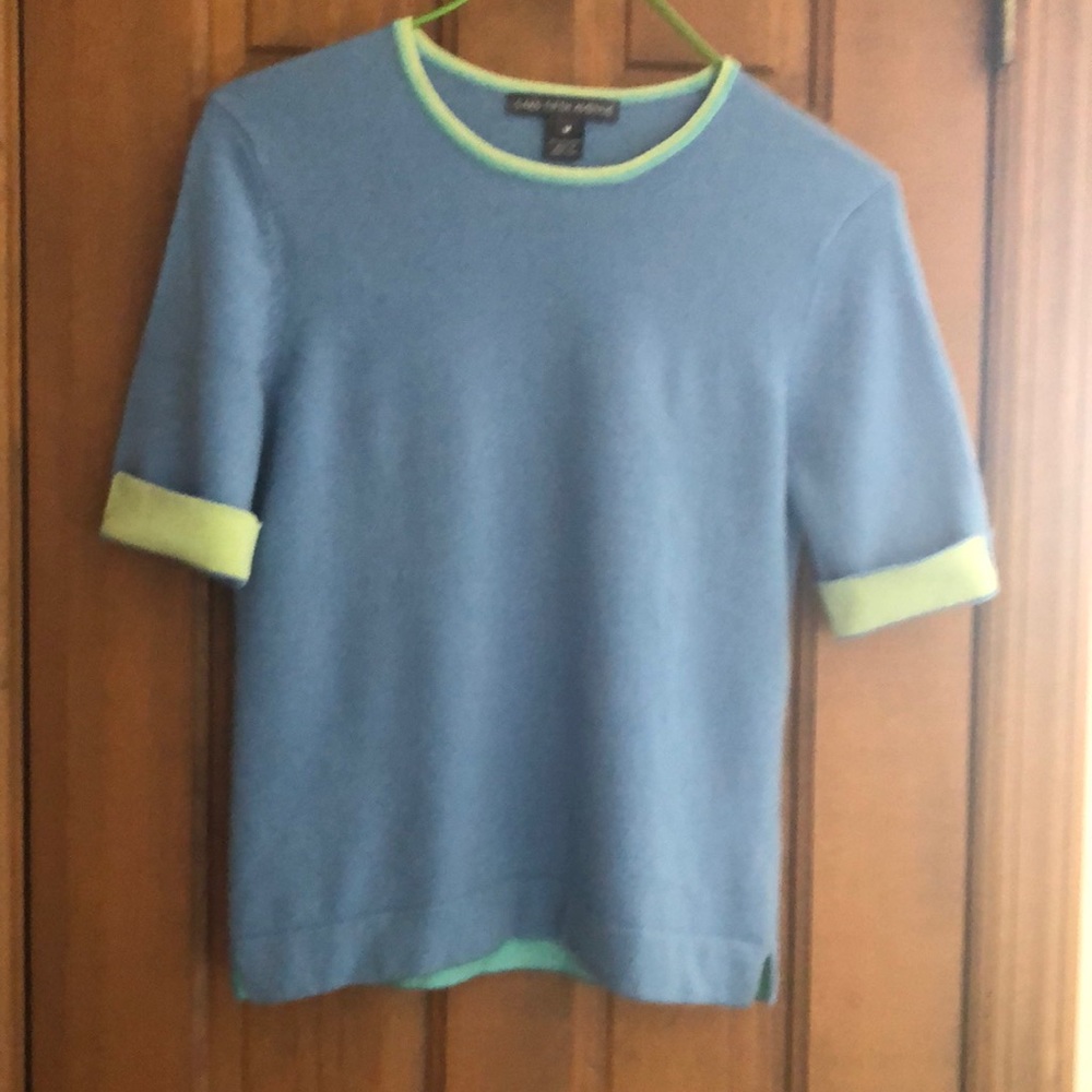 Blue short sleeve cashmere sweater with green trim, M